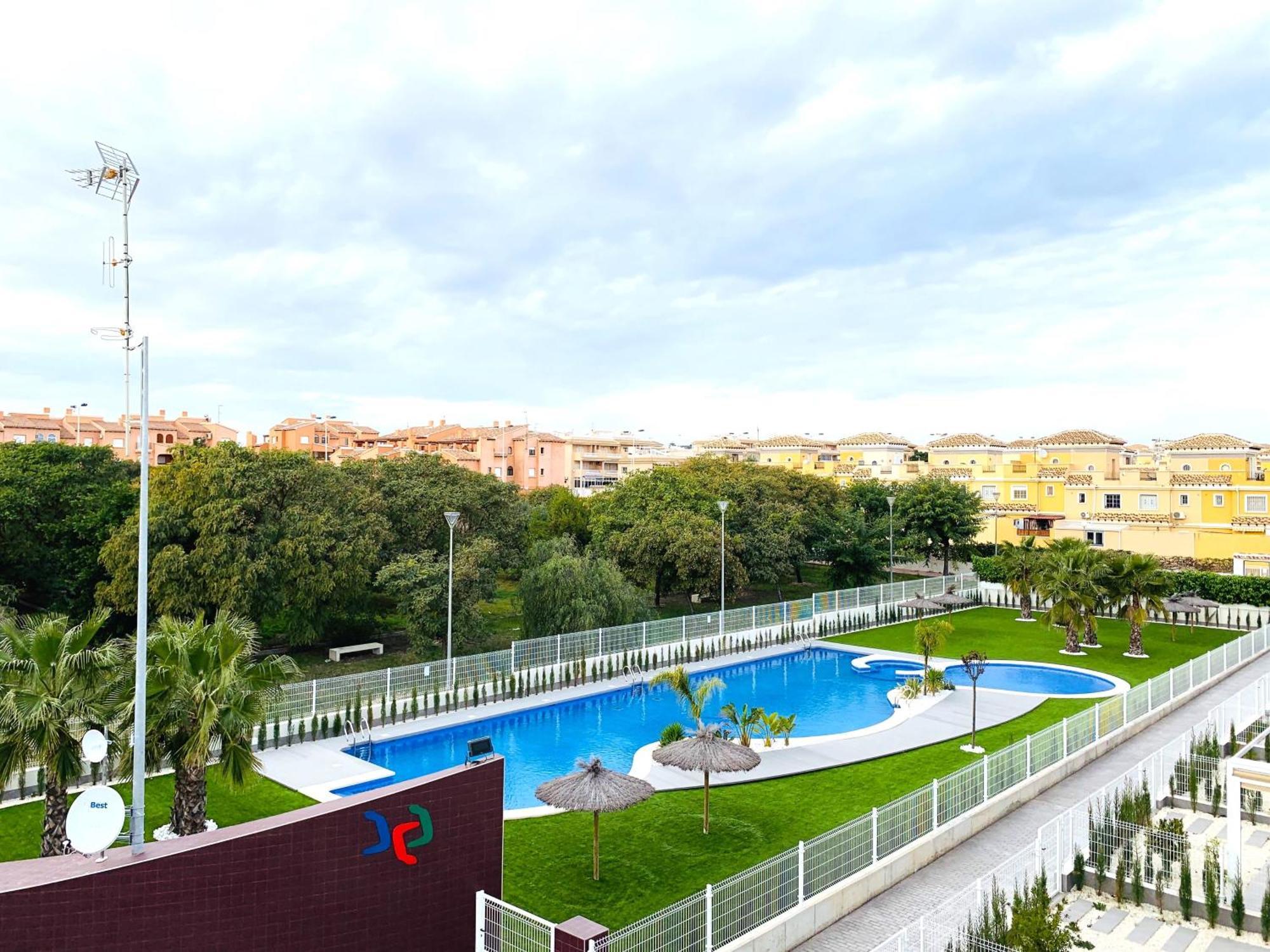 Magnifico Apartamento De Planta Alta La Isla Торевьиа Экстерьер фото